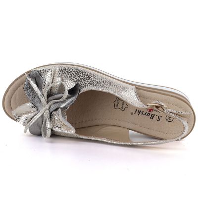 3. Damen-Ledersandalen mit Blume, goldfarben, S.Barski 5988