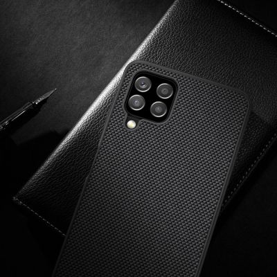 15. Nillkin Textured Case robuste, verstärkte Hülle mit Gelrahmen und Nylonrückseite für Samsung Galaxy A22 4G schwarz