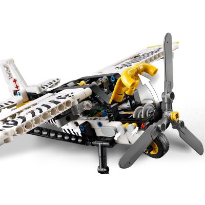 14. LEGO Technic 42198 Frachtflugzeug