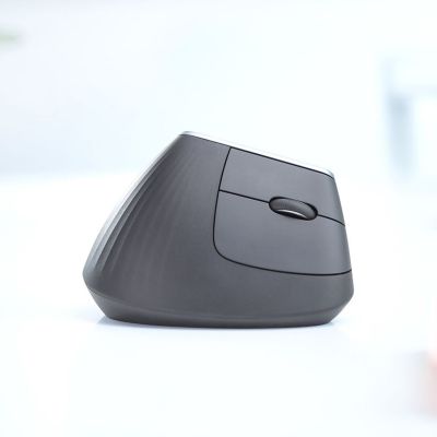 18. Logitech MX 910-005448 Maus (Optisch; 4000 DPI; Schwarz)