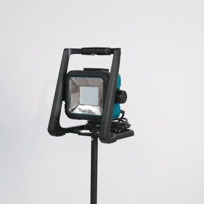 18. Bauleuchte 14,4/18 V/230 V LED DML805 MAKITA