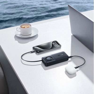 8. Baseus Free2Pull 10000 mAh 30 W Powerbank mit USB-C-Anschluss und einziehbarem USB-C-Kabel – Schwarz