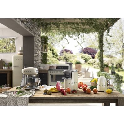 10. Smeg KLF03PGEU Wasserkocher 1,7 l 2400 W Grün