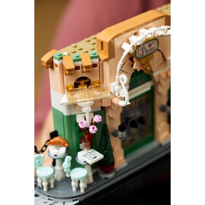 28. LEGO ICONS 10362 Französisches Café