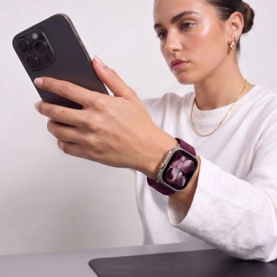 4. Tech-Protect NylonLoop Armband für Apple Watch 40 / 41 / 42 mm – Burgunderrot