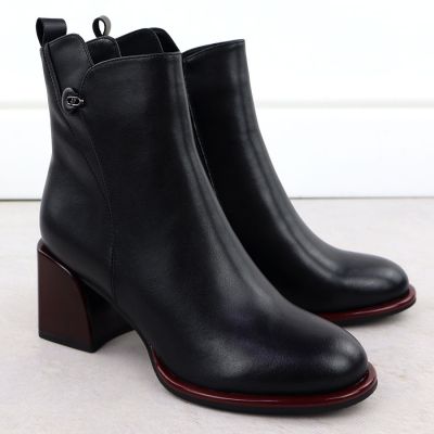 3. Schwarze Damen-Lederstiefeletten mit Zierabsatz Filippo DBT7363