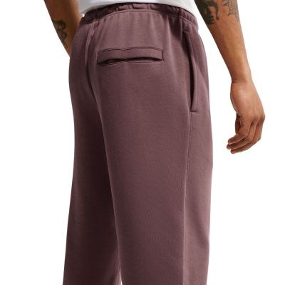 4. Nike Club Herrenhose Braun FN3801 502