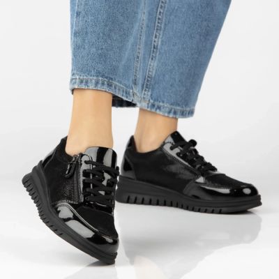8. Filippo DP8105 Keilschuhe aus Lackleder in Schwarz