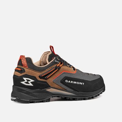 2. Garmont Akron GTX Adult Braun