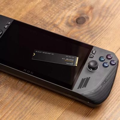 4. WD Black SN7100 2 TB M.2 NVMe SSD WDS200T4X0E