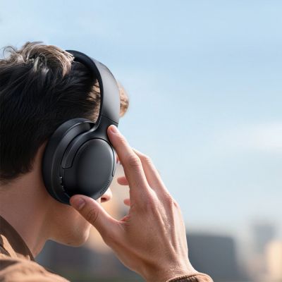 8. Baseus Bass BH1 Lite Kabellose On-Ear-Kopfhörer mit Bluetooth 6.0 - Schwarz