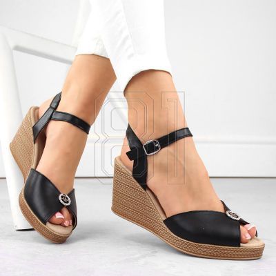 2. Filippo W PAW526B schwarze Keilsandalen aus Leder mit Verzierung