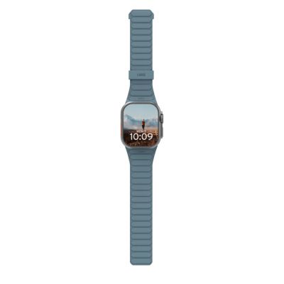 7. UAG Pathfinder - Silikon-Doppelseiten-Magnetarmband für Apple Watch Serie: 1-3, 42 mm / Serie 4-6 & SE 1-2, 44 mm / Serie 7-9, 45 mm / Serie 10, 46 mm / Ultra 1-2, 49 mm (Düne / Wolkenblau)