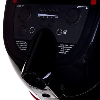 6. BOSCH BWD 421 POW AquaWash&Clean Staubsauger