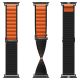 9. Spigen WBF1 Armband für Apple Watch 44 / 45 / 46 / 49 mm - Schwarz und Orange