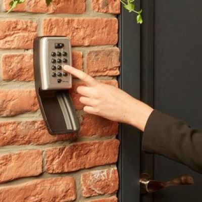 4. MASTER LOCK 5423EURD Tresor für die Wandmontage, Schwarz/Grau