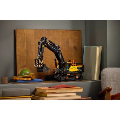 21. LEGO Technic 42215 Volvo EC500 Hybridbagger