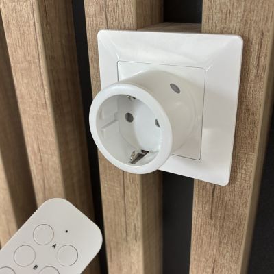 5. Entac ES-3S-RC Netzsteckeradapter Weiß