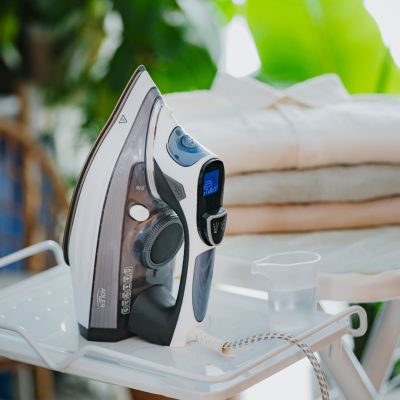 24. ADLER AD 5053 Dampfbügeleisen