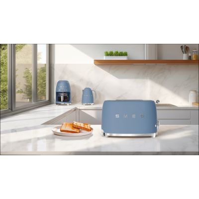 16. SMEG KLF03SBMEU Wasserkocher