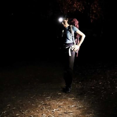 8. NexTool NE20005 170lm wiederaufladbare Stirnlampe blau