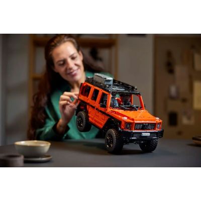 22. LEGO Technic 42177 Mercedes-Benz G 500 PROFESSIONAL Linie