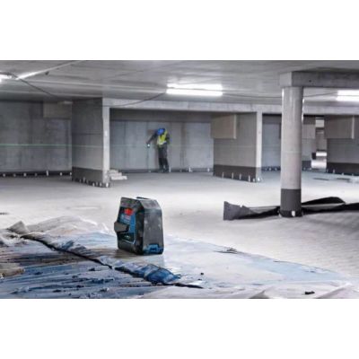 4. BOSCH GCL 2-50 G Kreuzpunktlaser + Stativ