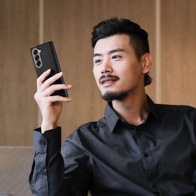 4. Dux Ducis Brill Hülle für Samsung Galaxy Z Fold7 mit Magnetverschluss - Schwarz