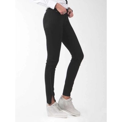 5. Wrangler® Corynn Perfect W Jeans W25FCK81H
