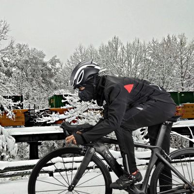 3. Rockbros YPW021 winddichte Radsportjacke, Größe L - Schwarz