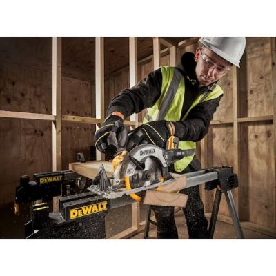 4. DeWALT DCS565P2-QW Tragbare Kreissäge