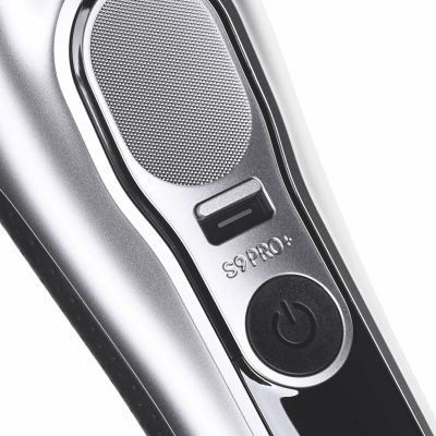 5. Braun Series 9 PRO+ 9667CC Elektrorasierer, silber