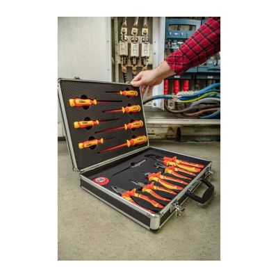 2. 1000V Zangen- und Schraubendrehersatz, 7-teilig.