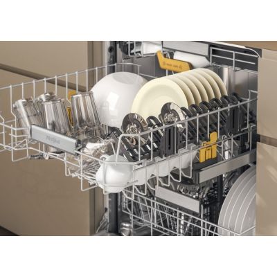 5. Whirlpool W8I HT40 TW vollintegriertes 14-teiliges Set.