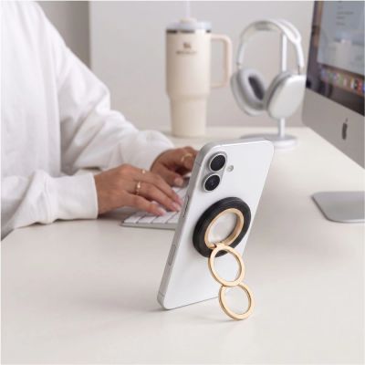 16. Tech-Protect MMR700 Lamano MagSafe Magnetische Handyhalterung – Schwarz und Gold