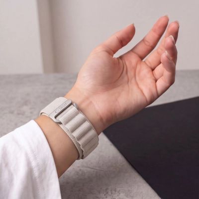 5. Tech-Protect Nylon Pro Armband für Apple Watch 44 / 45 / 46 / 49 mm – Beige