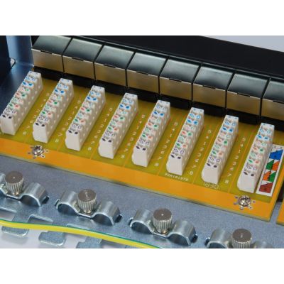 6. equip Pro - Patchpanel - CAT 6a - RJ-45 x 24 - 1 HE - 48,3 cm (19 Zoll)