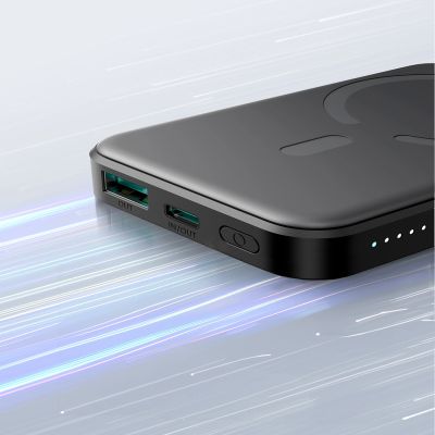 11. Powerbank Joyroom JR-W020 Mini 5000 mAh USB-A USB-C induktiv 20 W – schwarz + USB-C/USB-C-Kabel