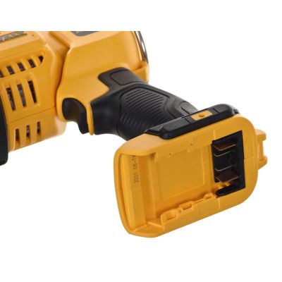 5. DeWalt DCL043-XJ Akku-Taschenlampe