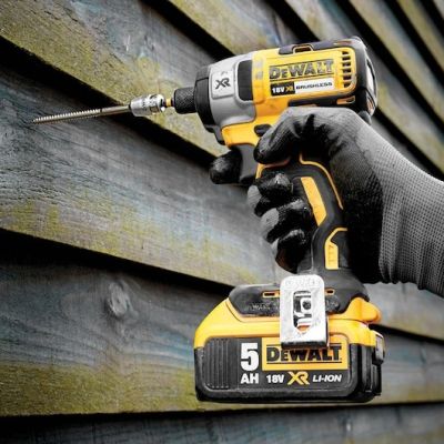 4. DeWALT 18V DCK853P4 8-teiliges Kombi-Set