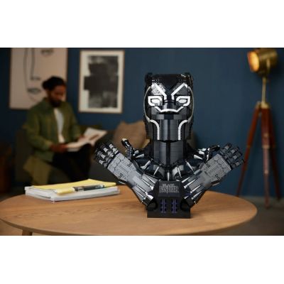 10. LEGO 76215 Marvel Superhelden - Schwarzer Panther