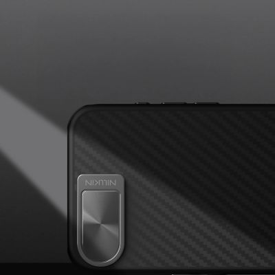 8. Nillkin CarboProp Magnethülle mit Kameraabdeckung und Ständer für iPhone 16e / 17e – Schwarz