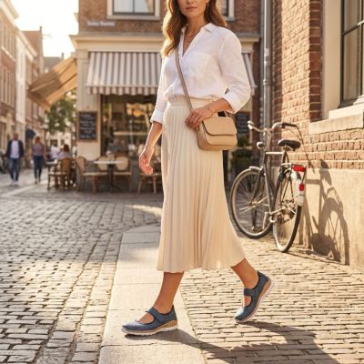 7. Rieker N4299-14 Damen-Schuhe mit Klettverschluss, luftiges Muster, blau