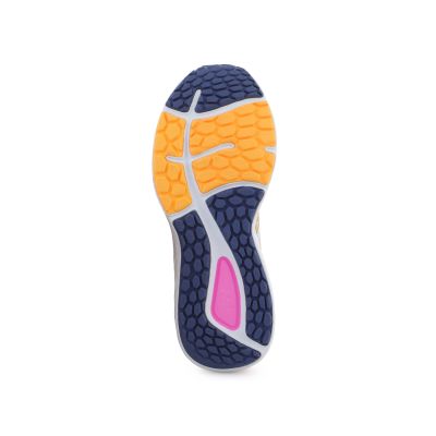 7. New Balance W680CE7