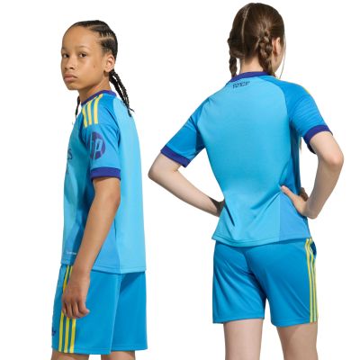 4. adidas Real Madrid 26/27 Ausweich-Torwarttrikot KC3982