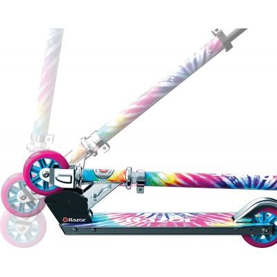 5. Razor – Ein Batik-Kinderroller