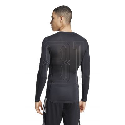 4. adidas Techfit M JP2944 Thermoshirt