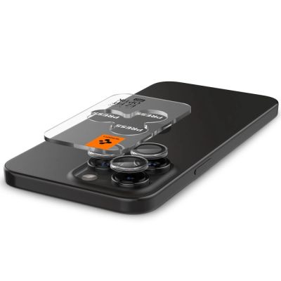 4. Spigen Glas.tR EZ Fit Optik Pro Kamera-Cover für iPhone 15 Pro / 15 Pro Max / 16 Pro / 16 Pro Max / 17 Pro / 17 Pro Max - 2 Stk.