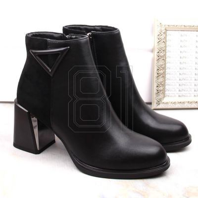 11. D&A S.Barski Premium Collection W OLI238 schwarze isolierte Stiefeletten mit dekorativem Absatz