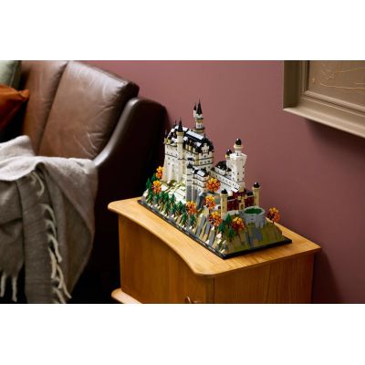 9. LEGO Architecture 21063 Schloss Neuschwanstein